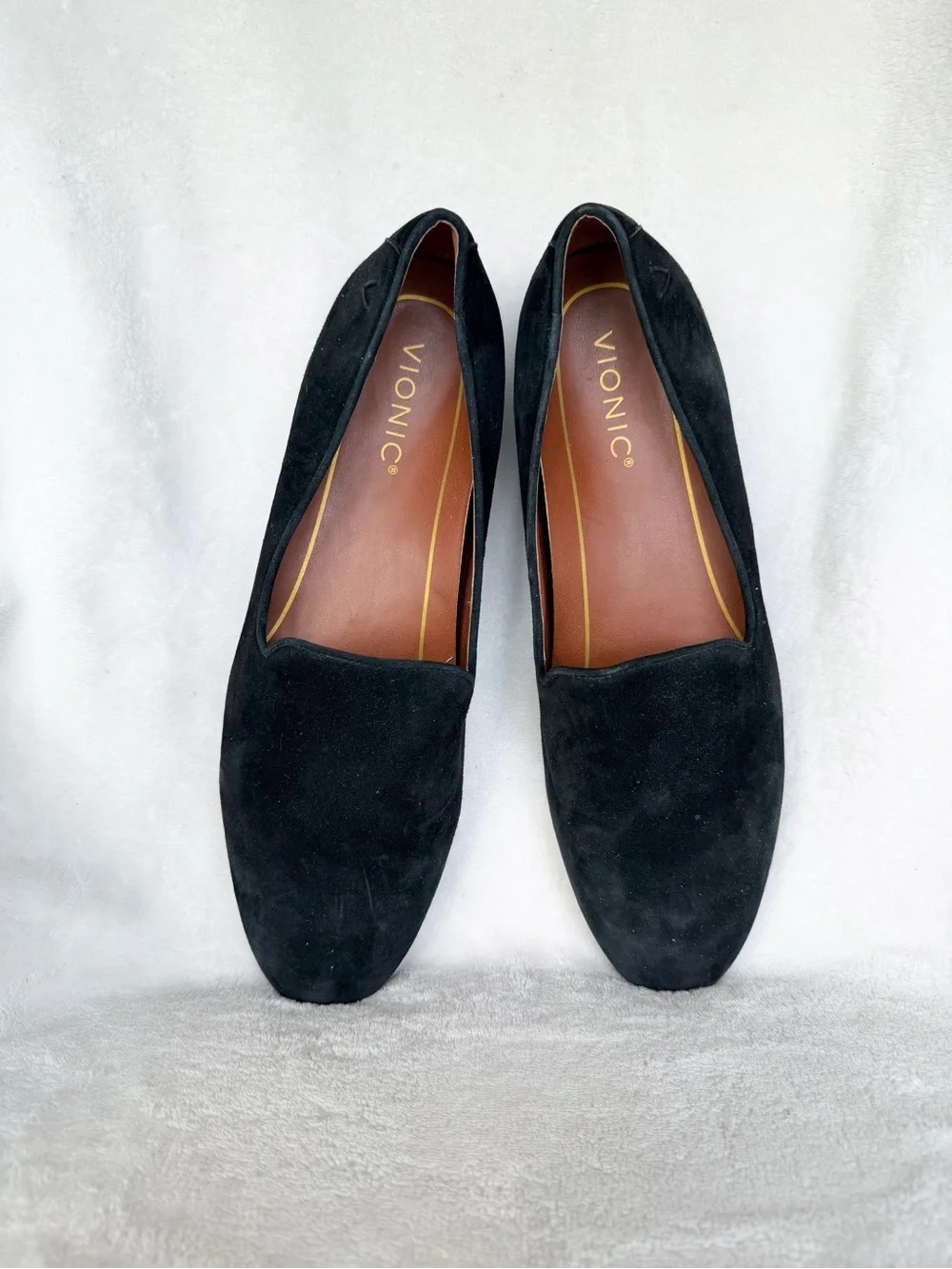 Vionic Willa Slip-on Flats Black Suede 8.5 Comfort Leather Classic Preppy Modern